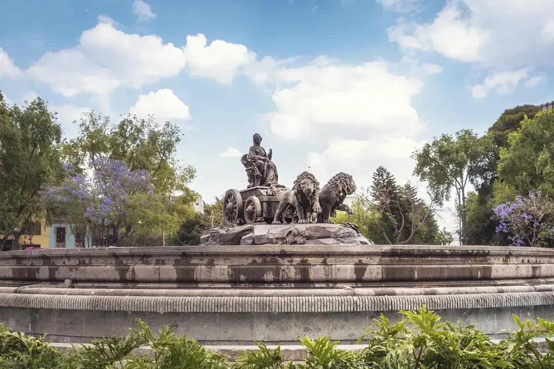 Fuente de Cibeles en la Roma Norte, Ciudad de México